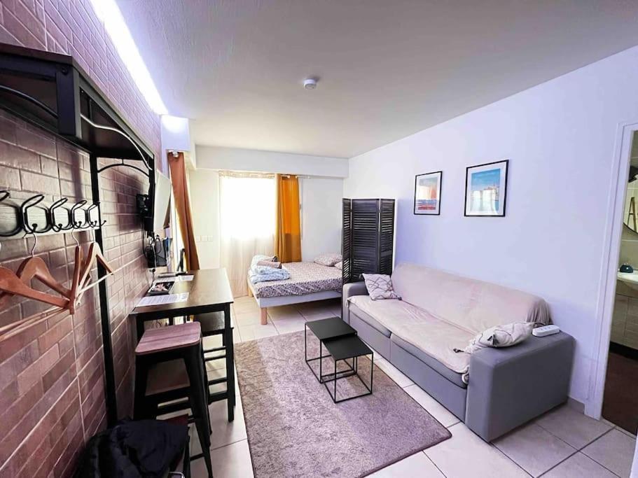 Parking + Piscine, Tout Confort, Proche Aeroport & Mer Saint-Laurent-du-Var Exterior foto